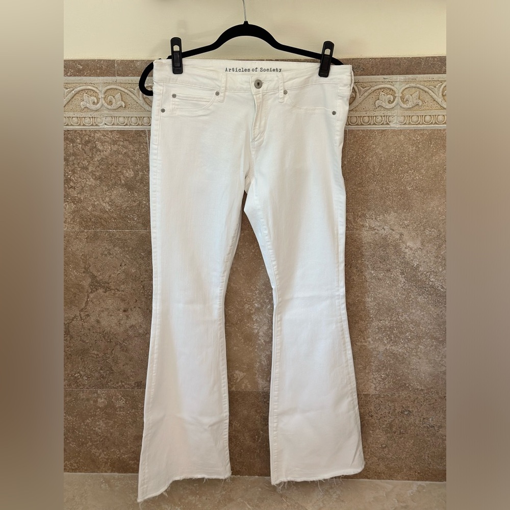 Articles of society white bell bottom jean size28